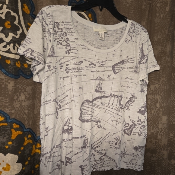 Forever 21 Tops - Forever 21 White and Tan/Gray Map Print Top